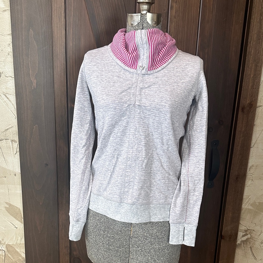Vintage lululemon reversible Women's Gray and pink striped sweatshirt